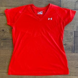 Excellent used condition under armour tee shirt!